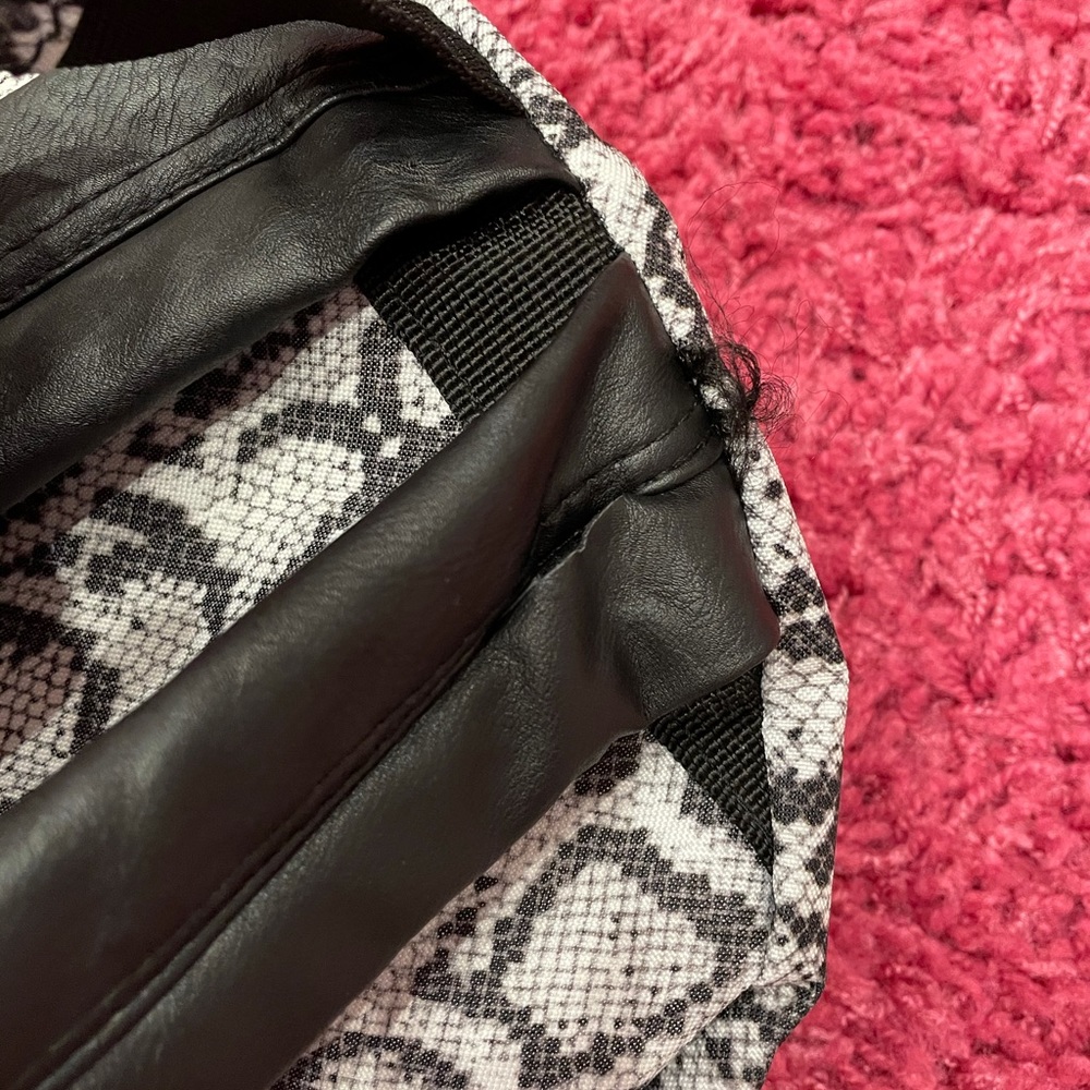 ASOS mini snakeskin backpack - Picture 5 of 5
